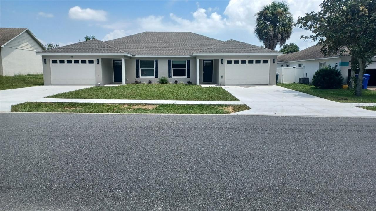 435 Woodview Dr., Tavares, FL 32778
