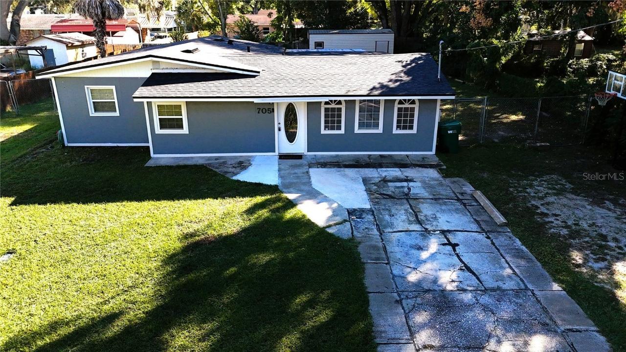 705 Poinsettia Ave., Fruitland Park, FL 34731