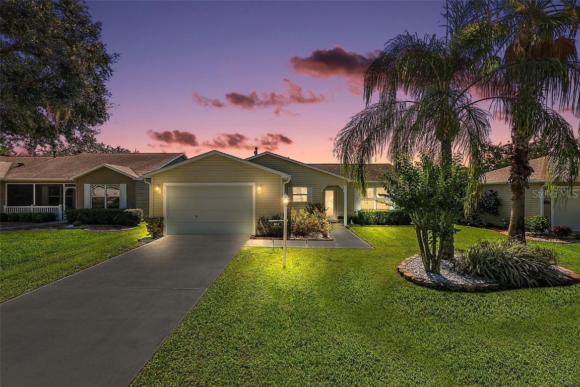 851 Evelynton Loop, The Villages, FL 32162