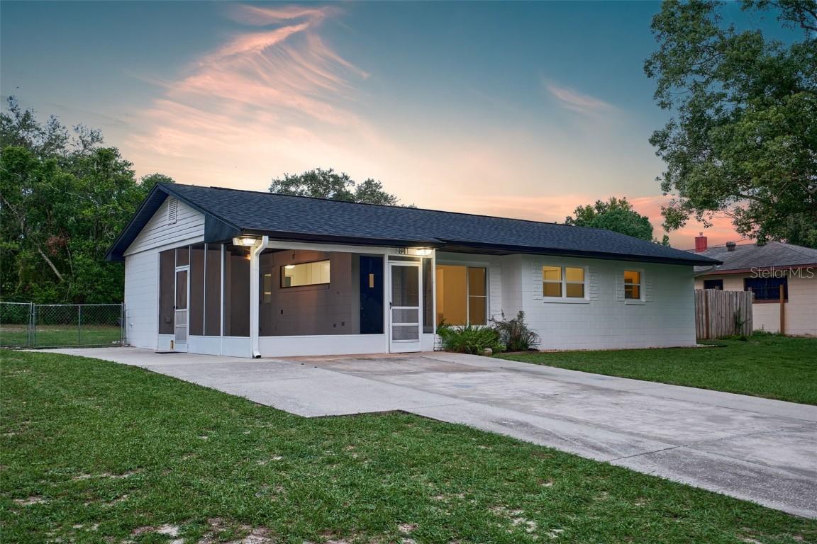 841 S Michigan Ave., Groveland, FL 34736