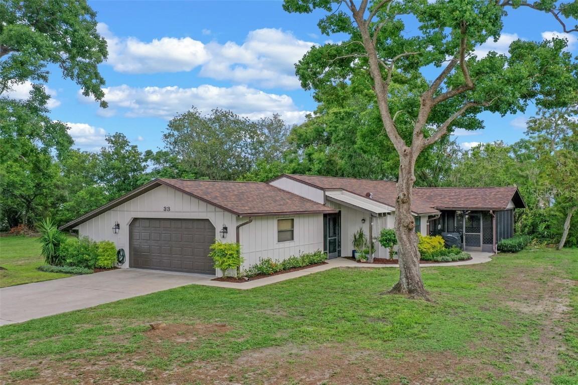 33 Palm Dr., Yalaha, FL 34797