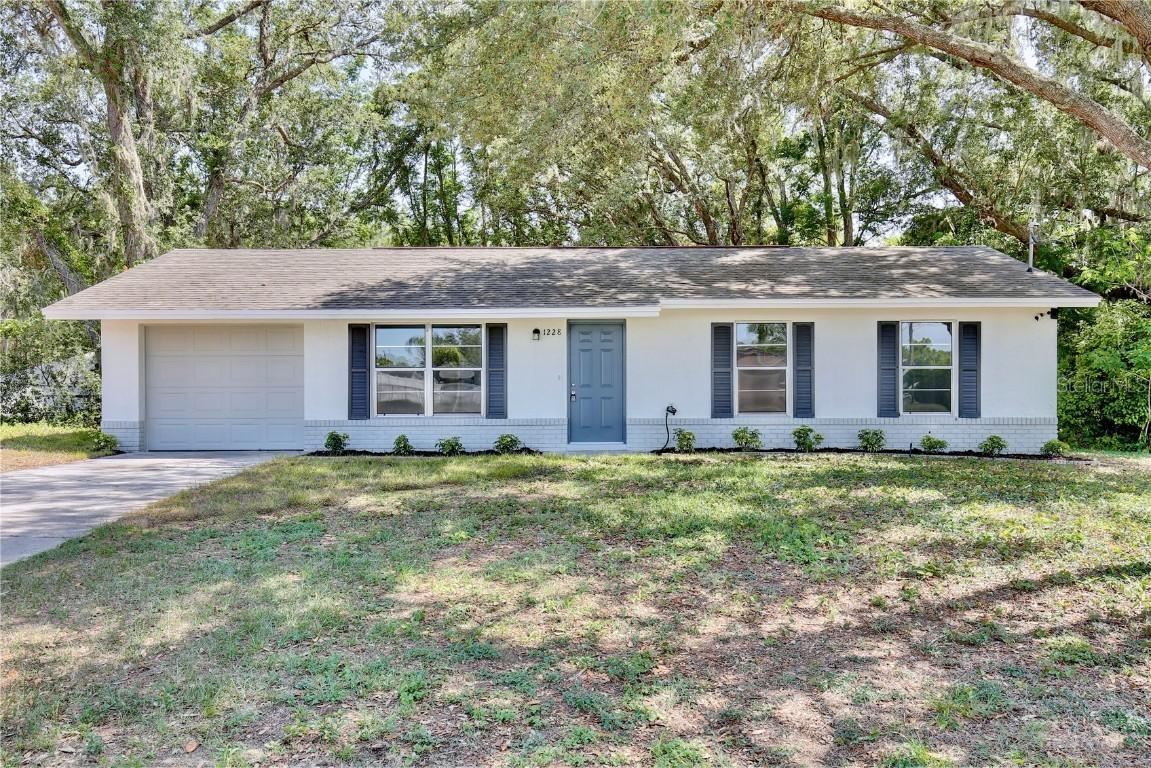 1228 Padgett Cir., Lady Lake, FL 32159