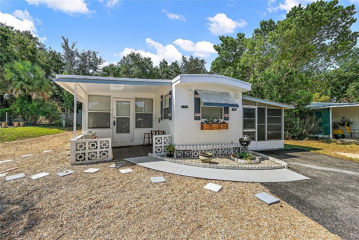 11750 Hickory Ln., Tavares, FL 32778