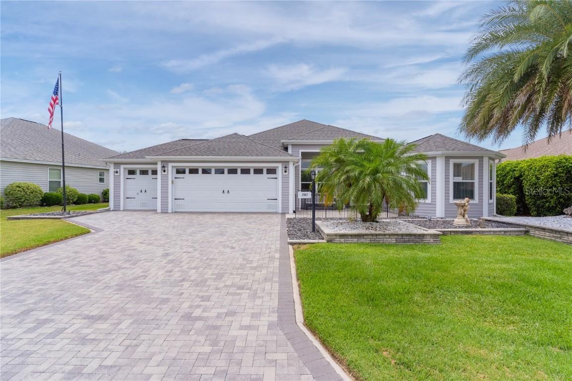 2082 Vision Ct., The Villages, FL 32163