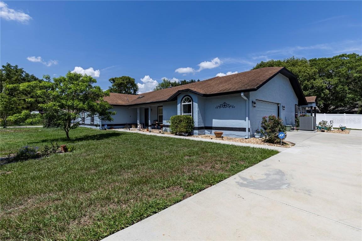 5521 Oak St., Mount Dora, FL 32757