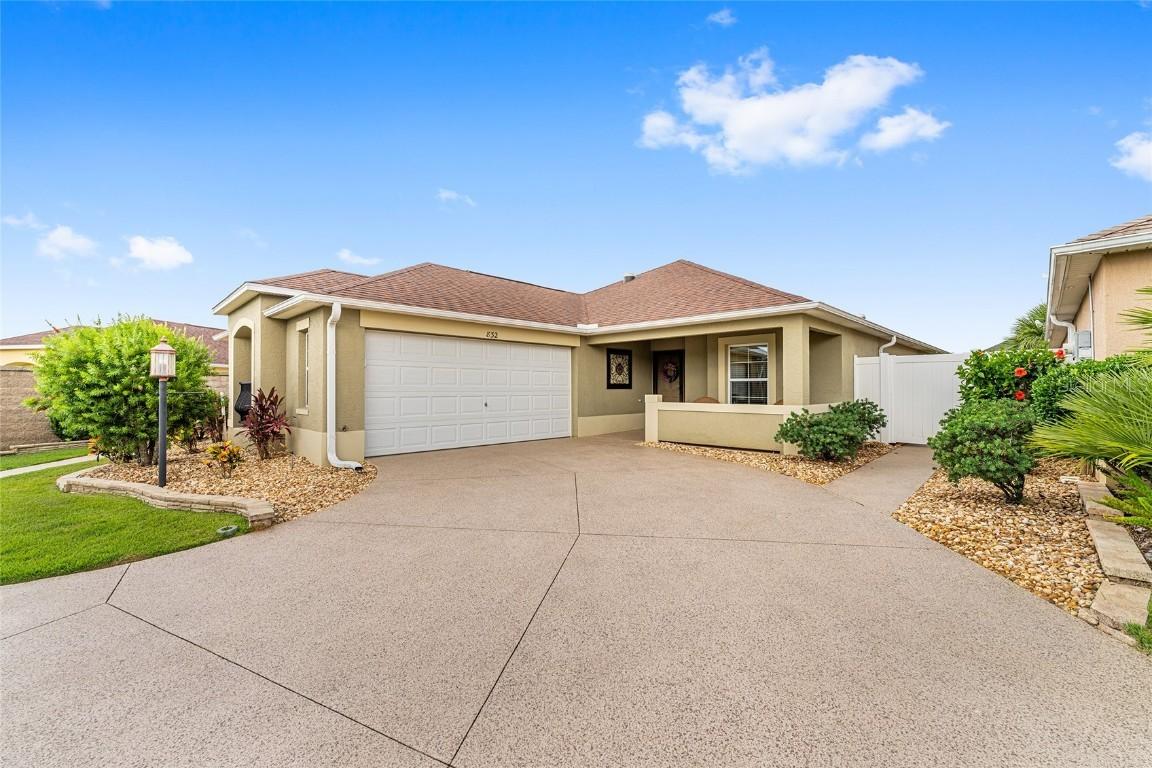 832 Parrish Pl., The Villages, FL 32163
