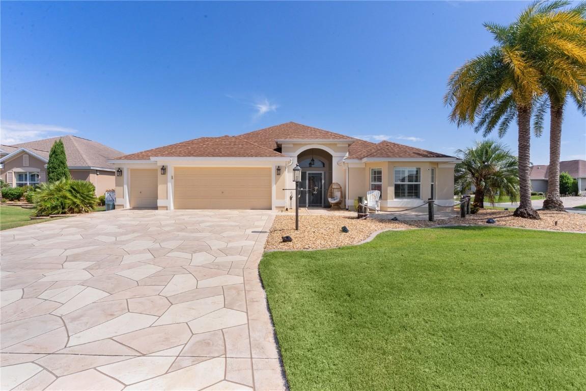 2077 Vickers Pl., The Villages, FL 32163