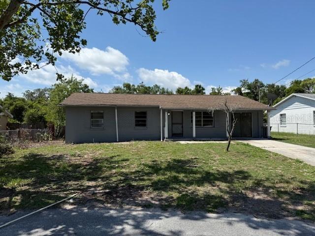 1109 Willow Ct., Tavares, FL 32778