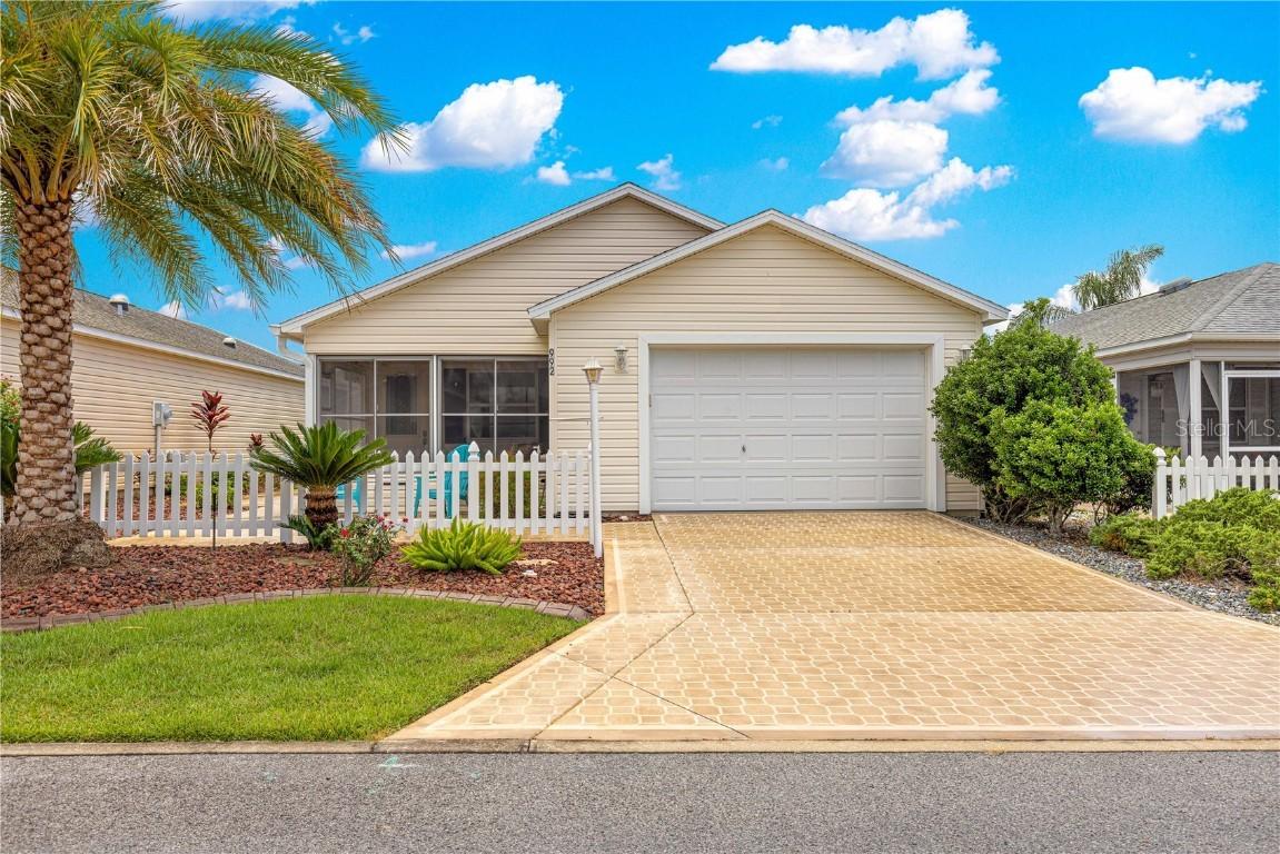 992 Davit Pl., The Villages, FL 32162
