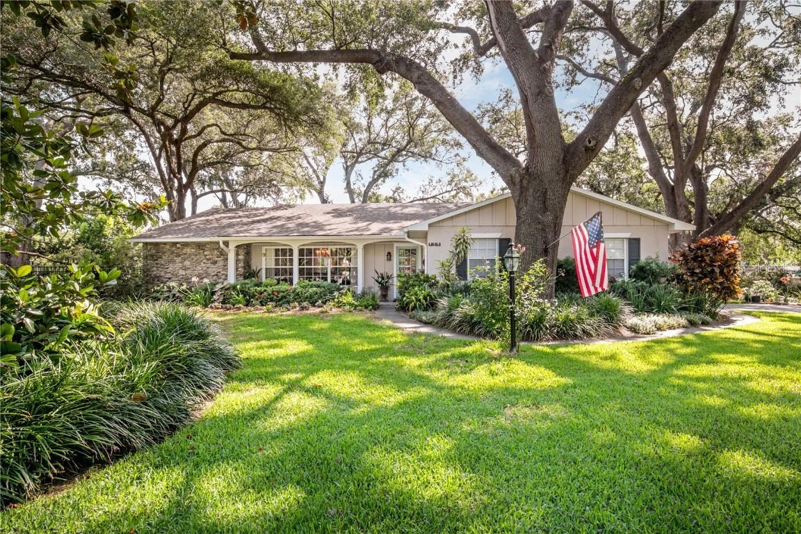 500 Lake Forest Cir., Mount Dora, FL 32757