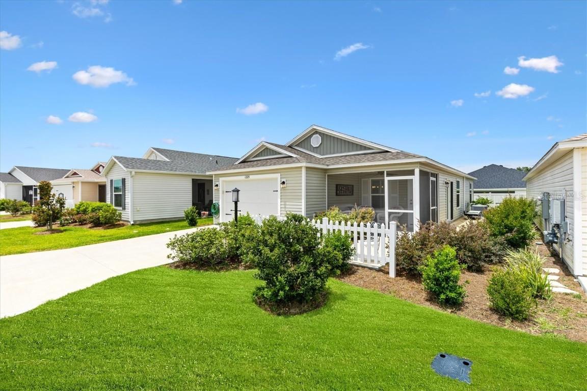 1225 Eunice St., The Villages, FL 34762