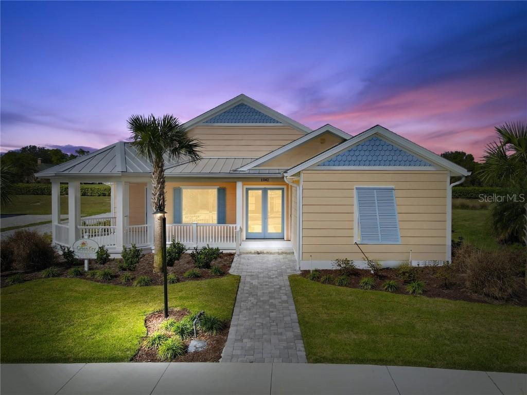 1042 Sugarloaf Key Loop, Lady Lake, FL 32159