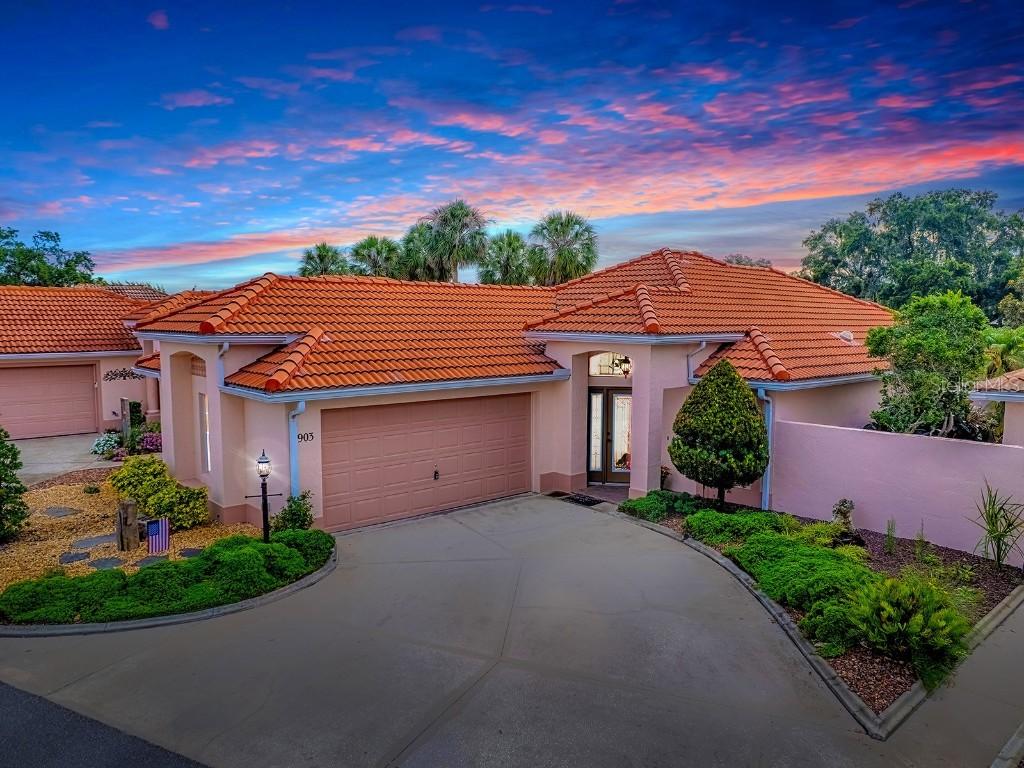 903 Santa Anna Ln., The Villages, FL 32159