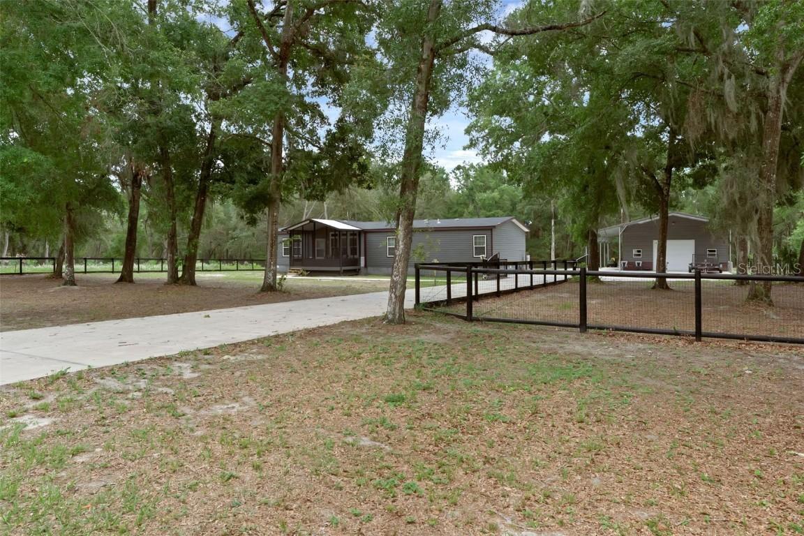 4048 Lake Griffin Rd., Lady Lake, FL 32159