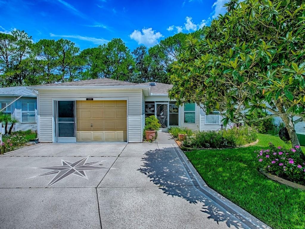 409 Westwood Dr., Leesburg, FL 34748