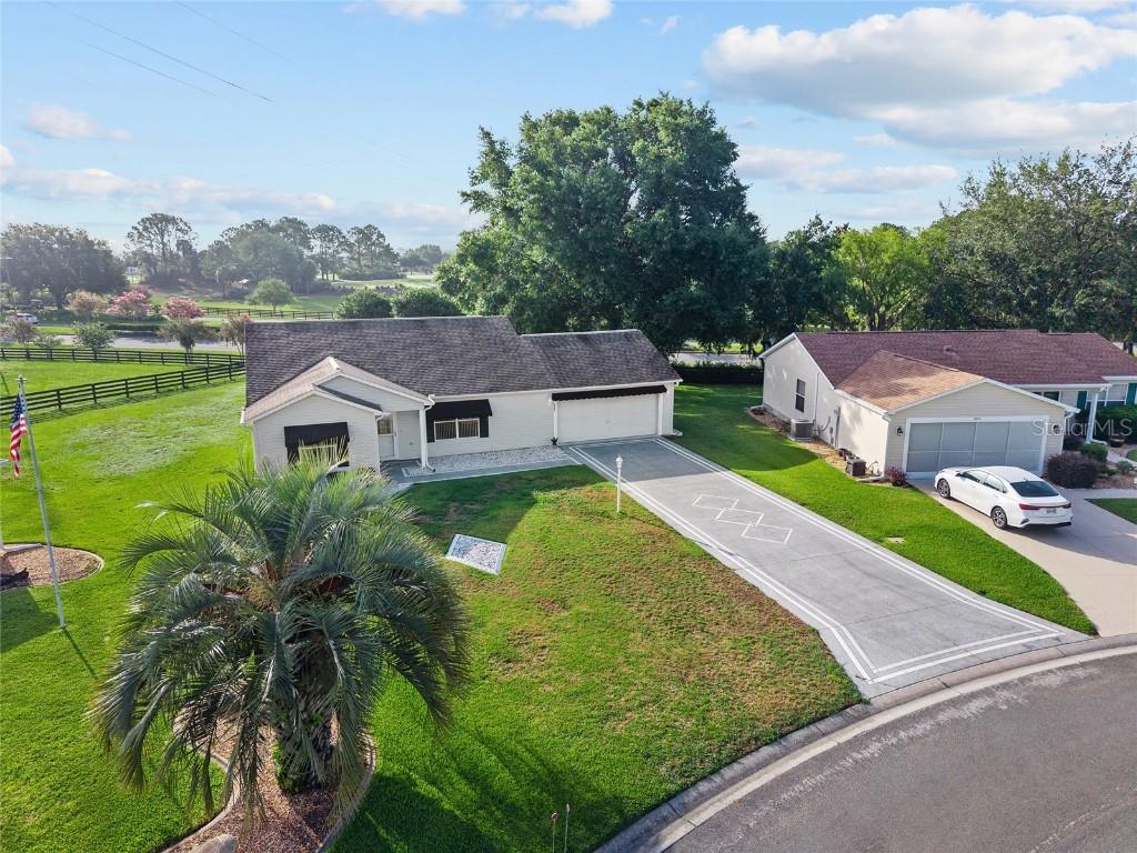 2557 Privada Dr., The Villages, FL 32162