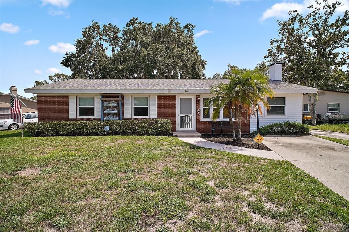 1301 Cambridge Dr., Leesburg, FL 34748