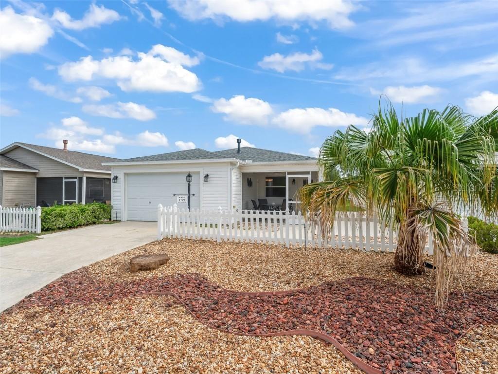 1199 Mathews Ln., The Villages, FL 32162