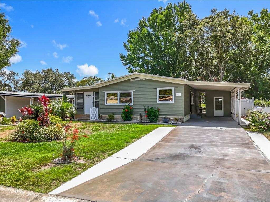 1156 Capella Dr., Tavares, FL 32778