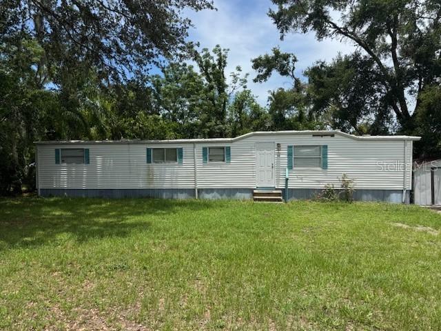 215 Longview Ave., Lady Lake, FL 32159
