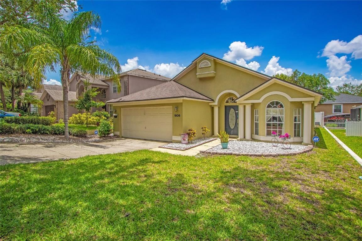1906 Chathamoor Dr., Orlando, FL 32835