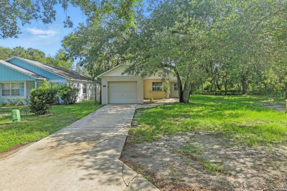 2708 Lorraine Dr., Leesburg, FL 34748