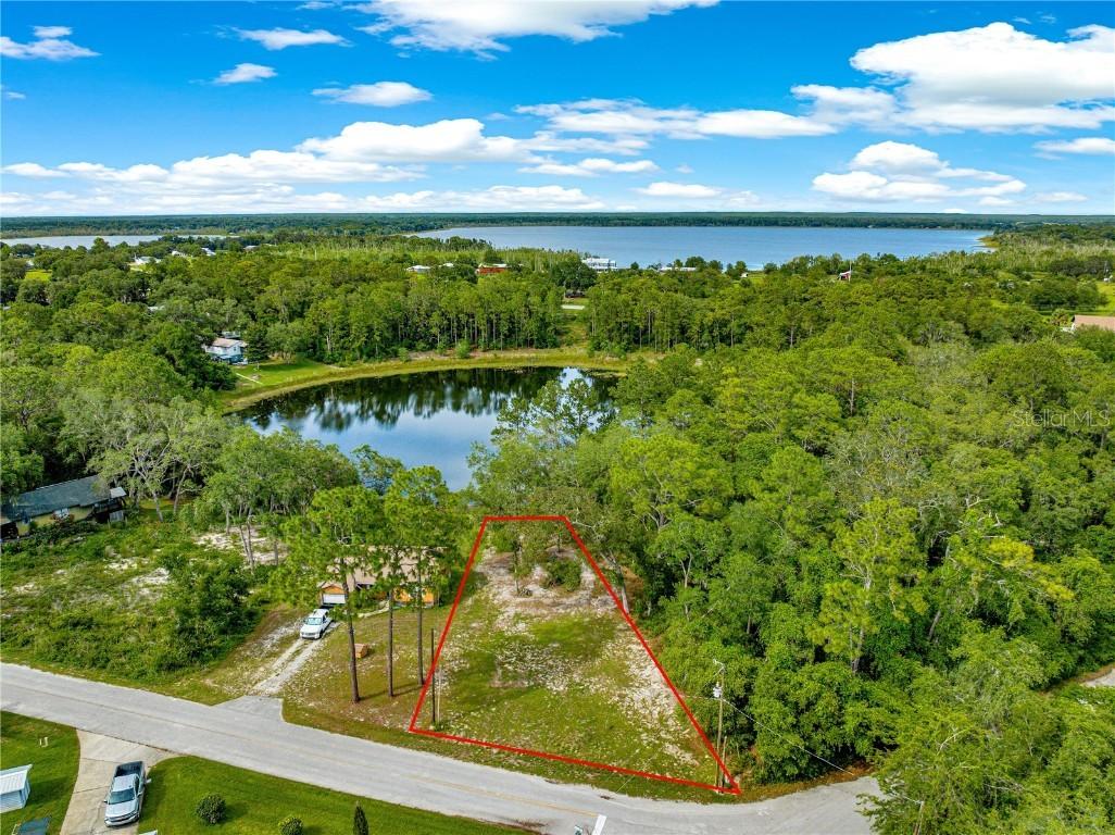 168 Ave., Ocklawaha, FL 32179