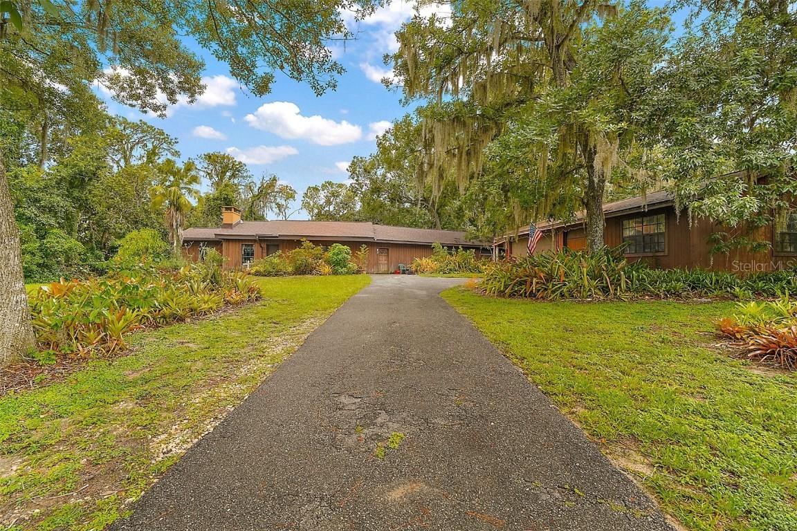 6616 Tuscawilla Dr., Leesburg, FL 34748