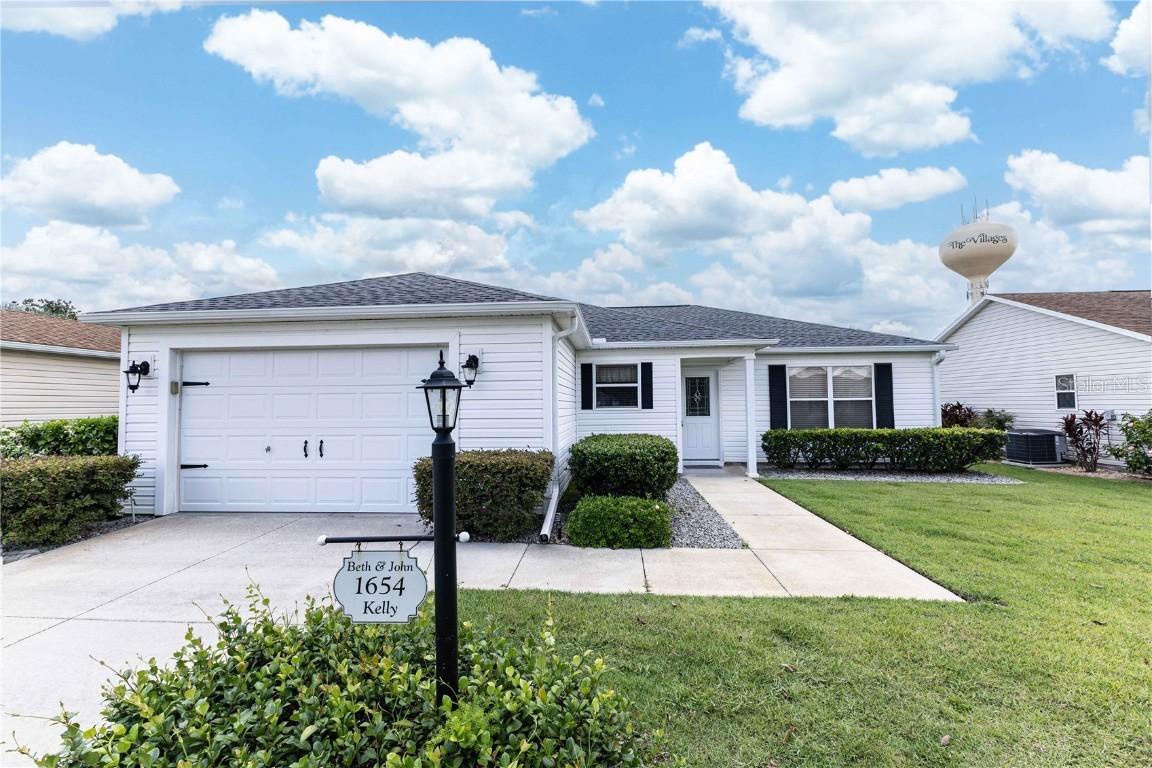 1654 Blossom Ter., The Villages, FL 32162