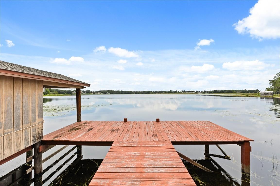 410 Catherine Ln., Groveland, FL 34736