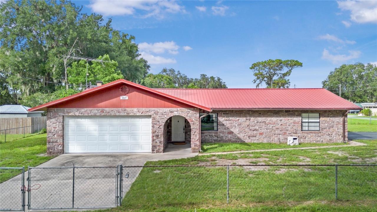 2047 Cr 446, Lake Panasoffkee, FL 33538
