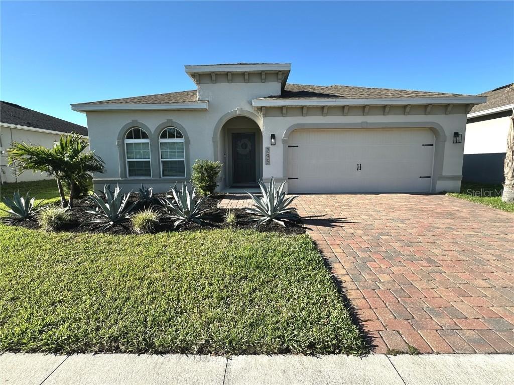 295 Whirlaway Drive, Davenport, FL 33837