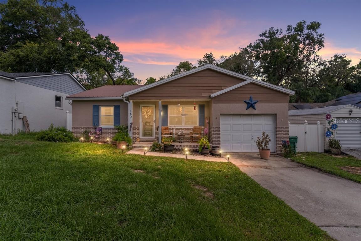 149 Shiloh Ave., Lady Lake, FL 32159