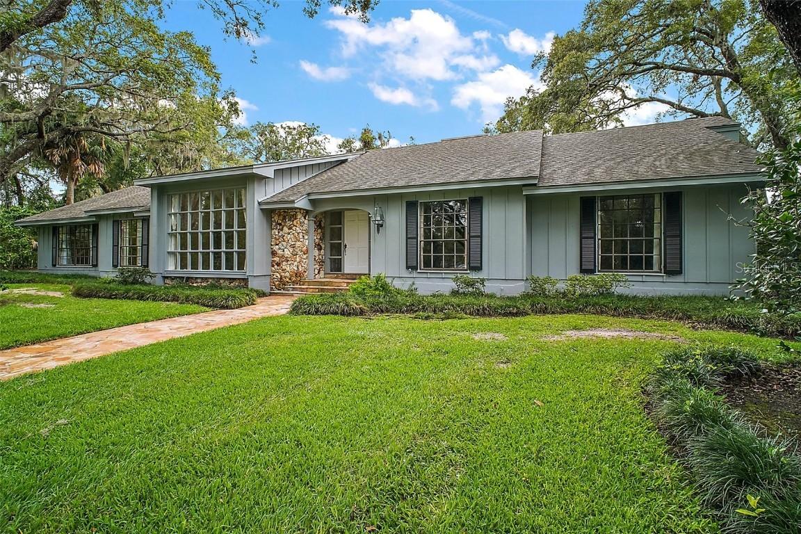 9335 Silver Lake Dr., Leesburg, FL 34788