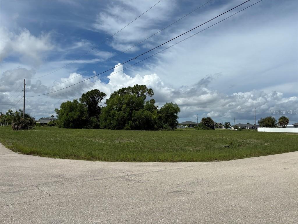 3424 NW 41st Pl., Cape Coral, FL 33993