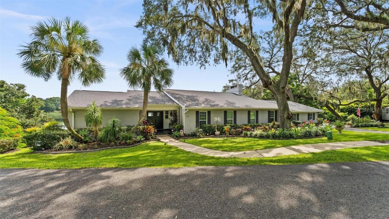 3105 S Lakeshore Ct., Eustis, FL 32726