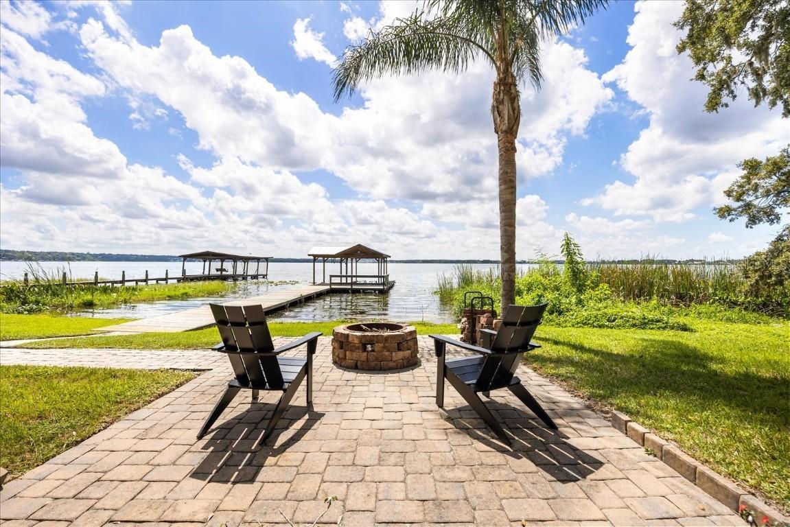 2945 Lakeshore Dr., Mount Dora, FL 32757