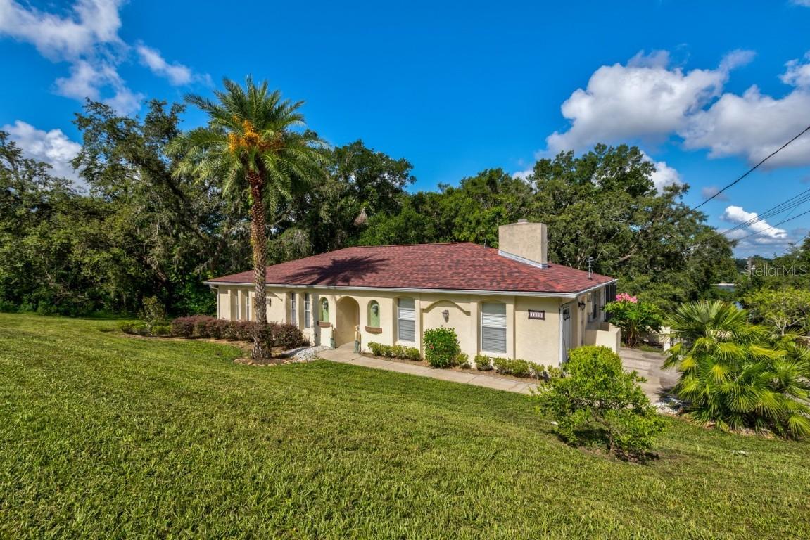 1220 Country Club Rd., Eustis, FL 32726