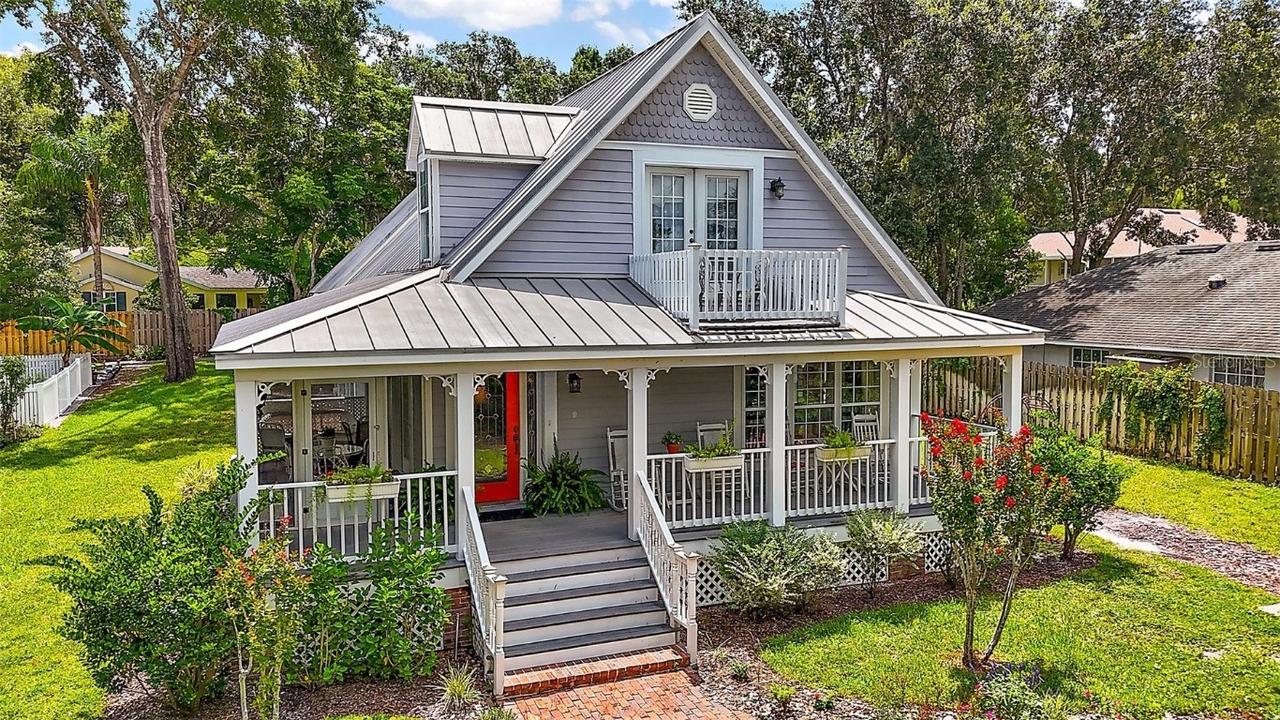 824 Michigan St., Mount Dora, FL 32757