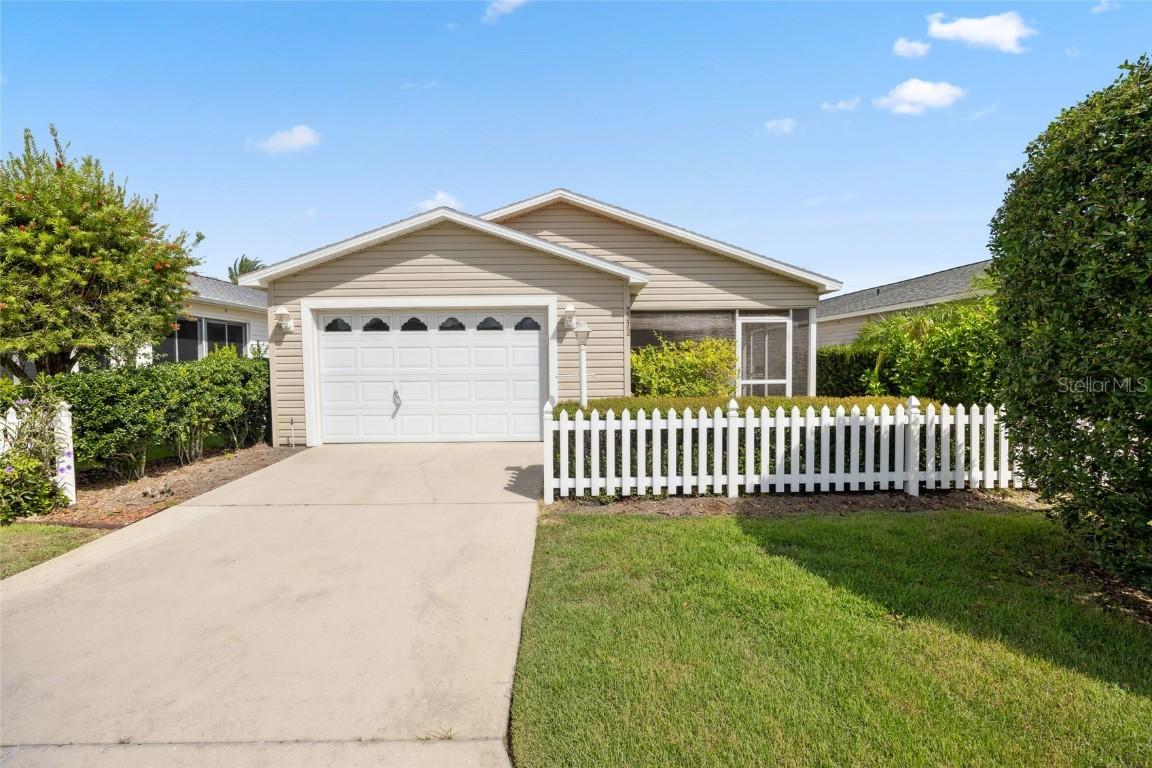 2372 Travis Pl., The Villages, FL 32162