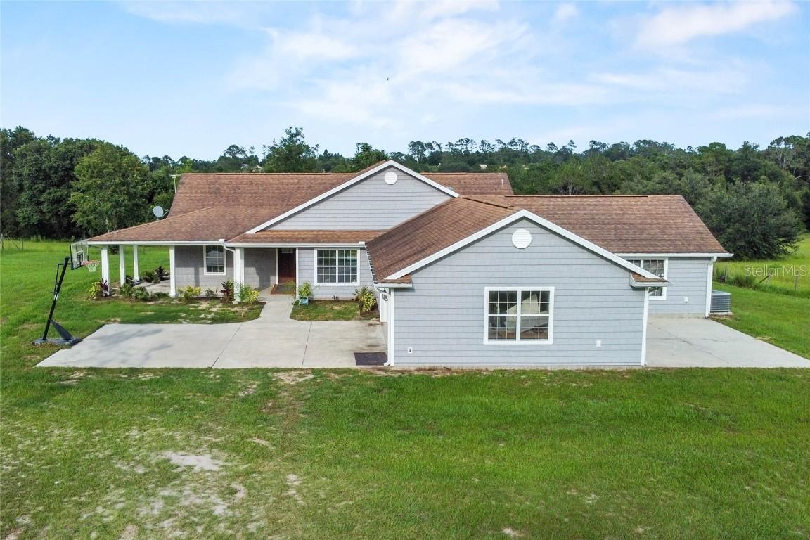 41636 Outlaw Ln., Weirsdale, FL 32195