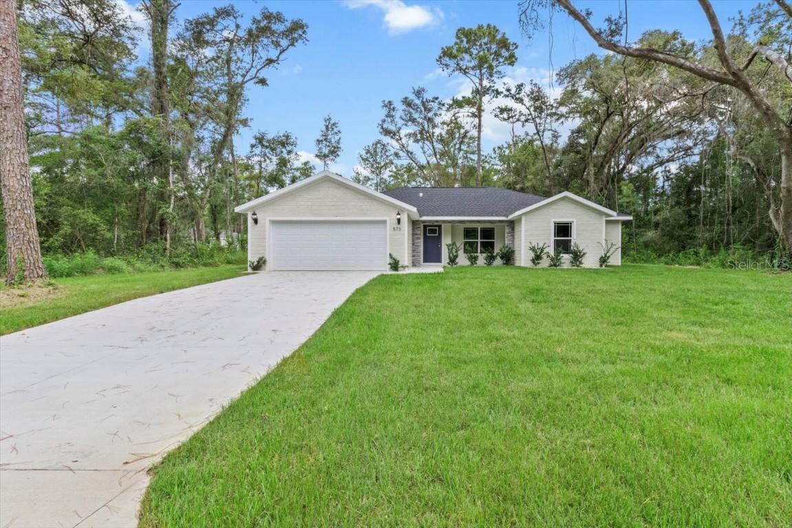 573 E Caldwell Dr., Dunnellon, FL 34434