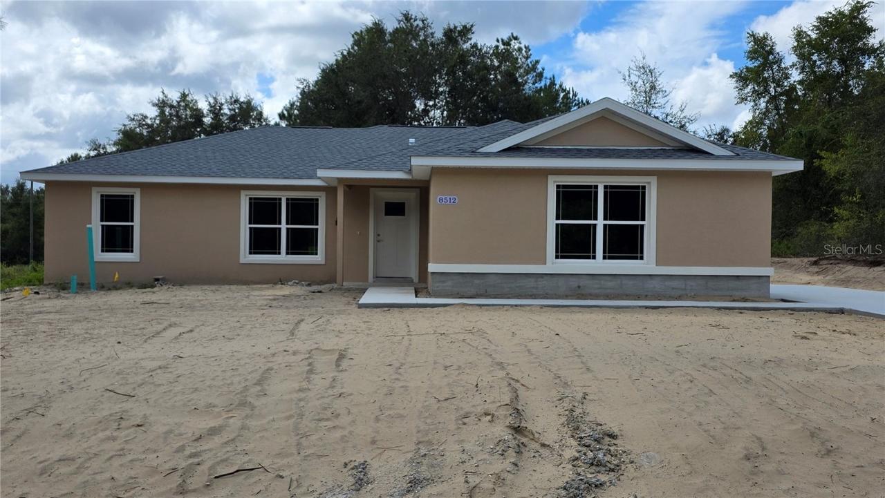 8512 N Garland Way, Dunnellon, FL 34434