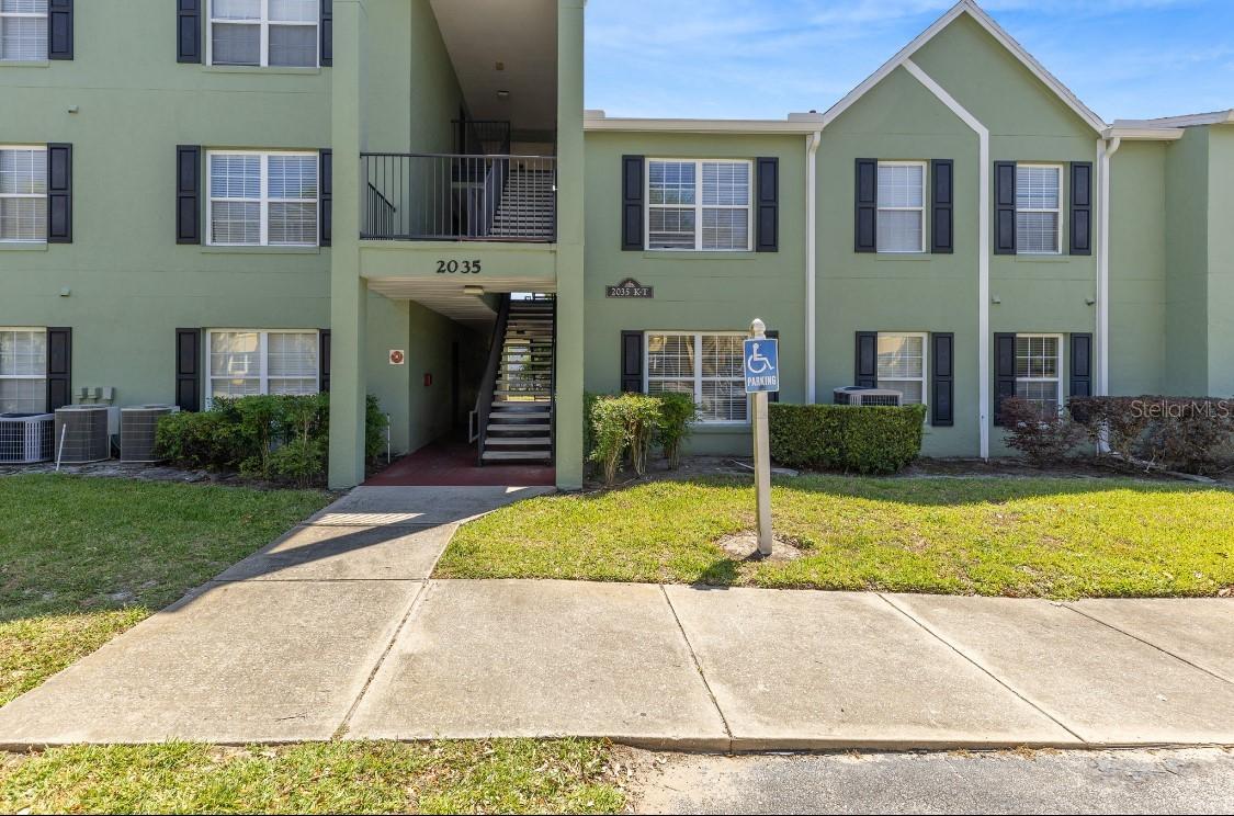 2035 Dixie Belle Dr. #2035M, Orlando, FL 32812