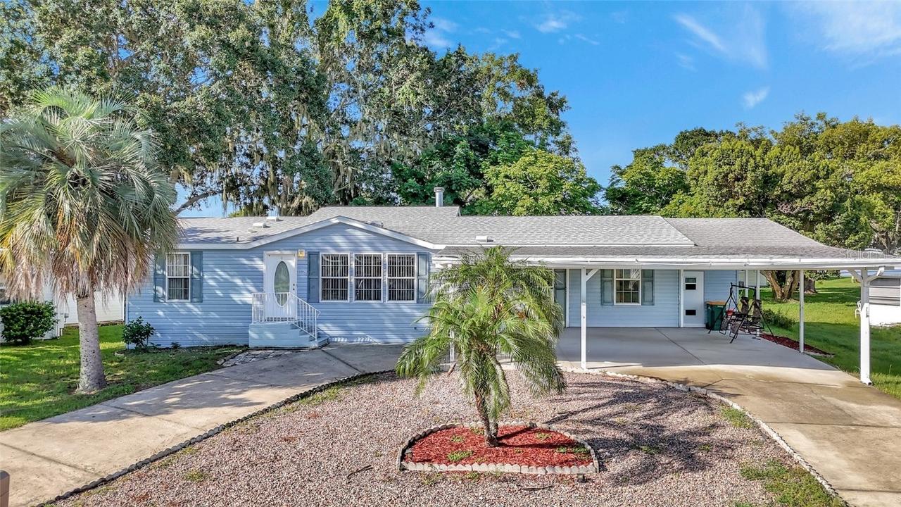 1128 Forest Ln., Tavares, FL 32778