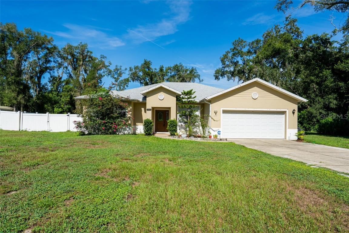 608 Willard Ave., Fruitland Park, FL 34731