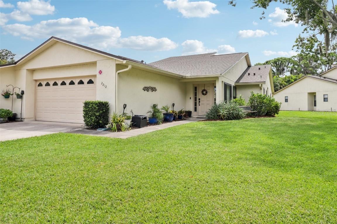 2212 Cypress Cove Dr. #H5, Tavares, FL 32778