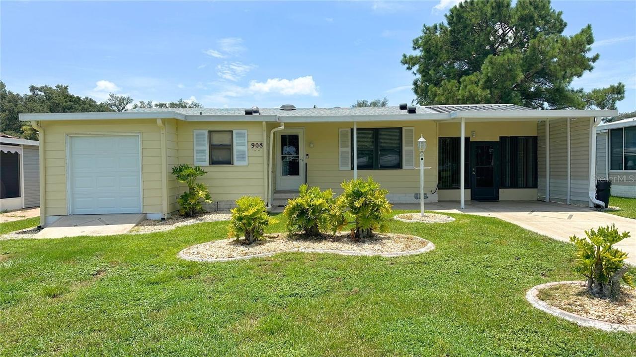 908 Rose Ln., Lady Lake, FL 32159