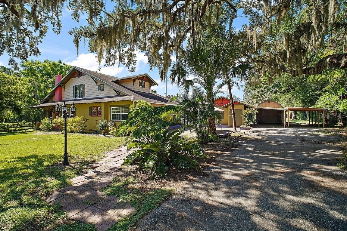 150 E Charlotte Ave., Eustis, FL 32726