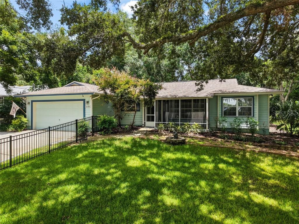 2549 Country Club Rd., Eustis, FL 32726